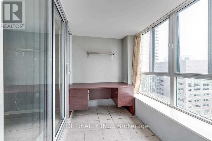 1610 - 887 Bay Street, Toronto, Ontario  M5S 3K4 - Photo 7 - C12615694