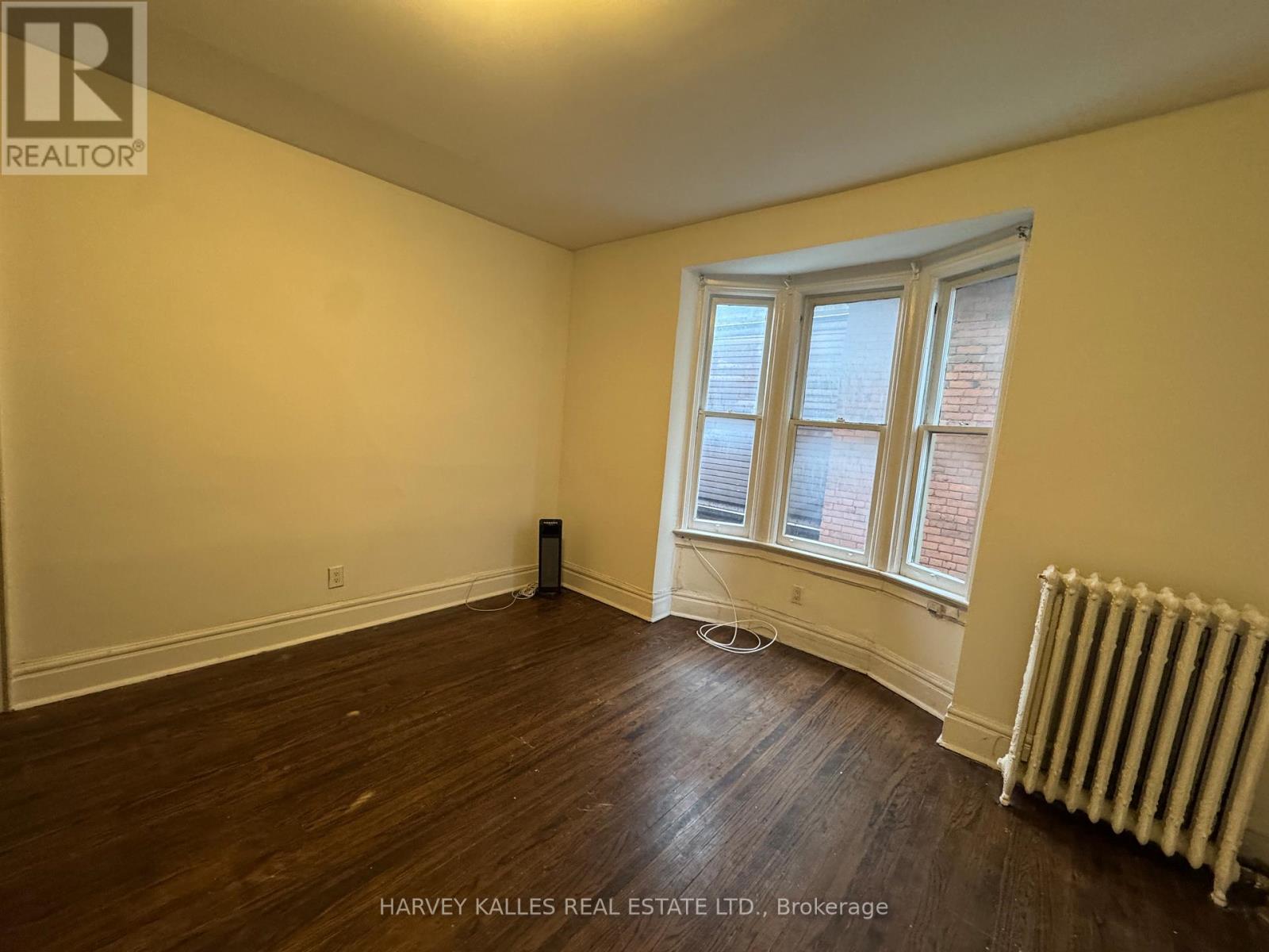 300 - 678 Huron Street, Toronto, Ontario M5R 2R9 - Photo 4 - C12567014