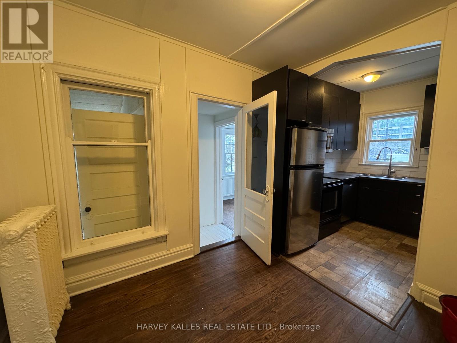 300 - 678 Huron Street, Toronto, Ontario M5R 2R9 - Photo 3 - C12567014