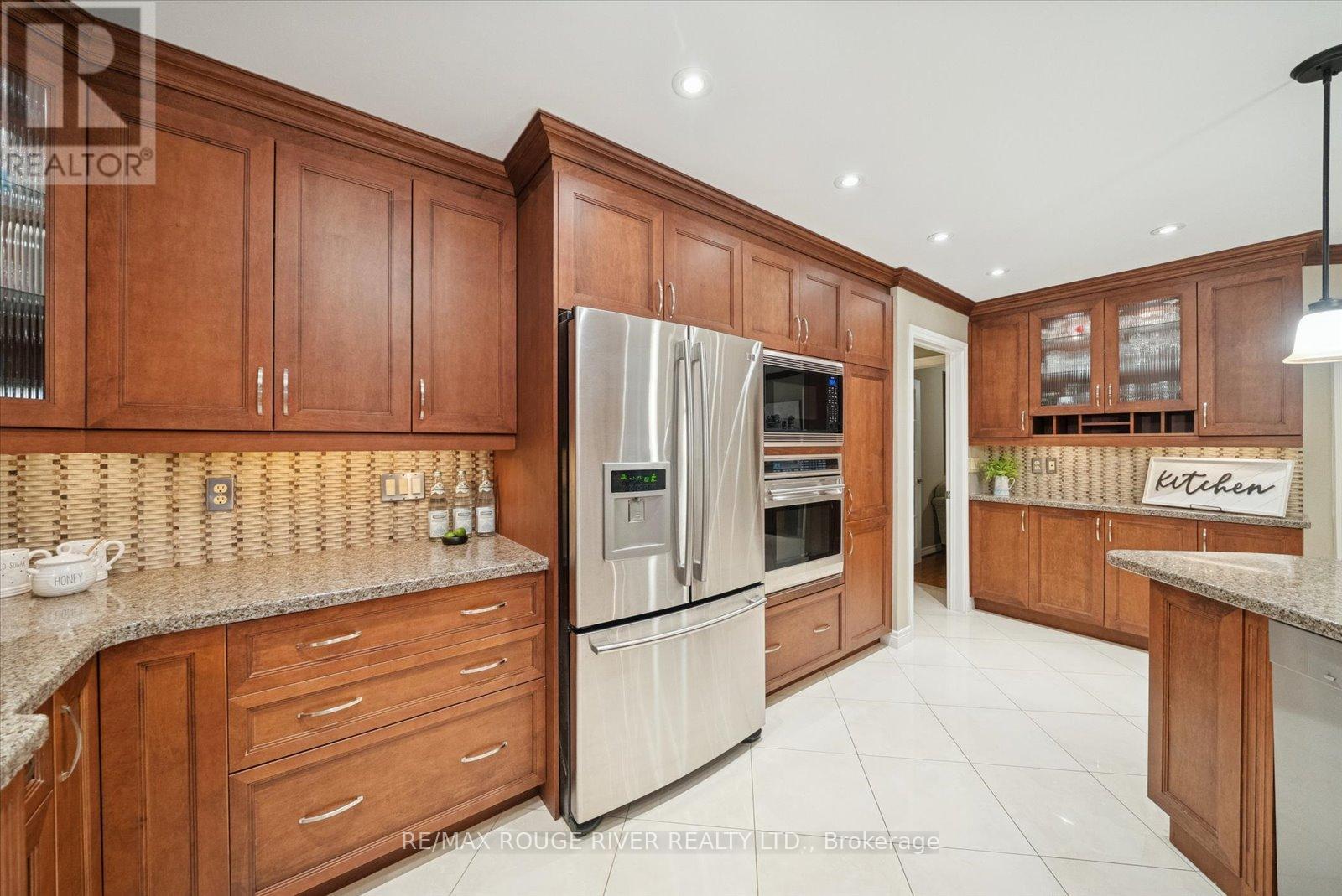 25 Sayor Drive, Ajax, Ontario  L1T 3K2 - Photo 10 - E12615622