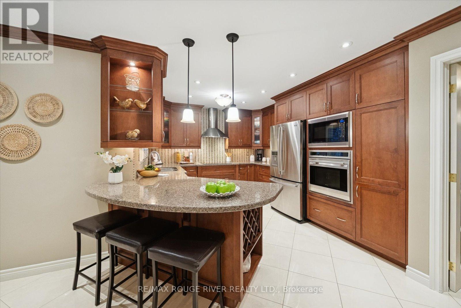 25 Sayor Drive, Ajax, Ontario  L1T 3K2 - Photo 6 - E12615622