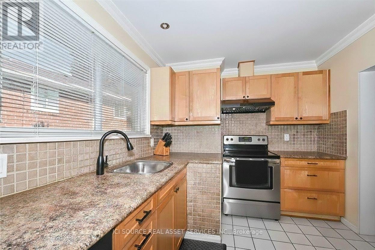 Main Level - 74 Tansley Avenue, Toronto, Ontario  M1J 1P5 - Photo 10 - E12615642