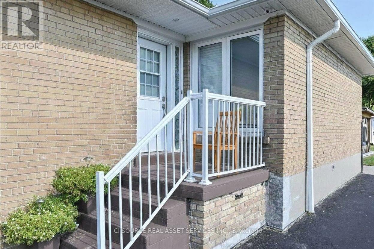 Main Level - 74 Tansley Avenue, Toronto, Ontario  M1J 1P5 - Photo 3 - E12615642