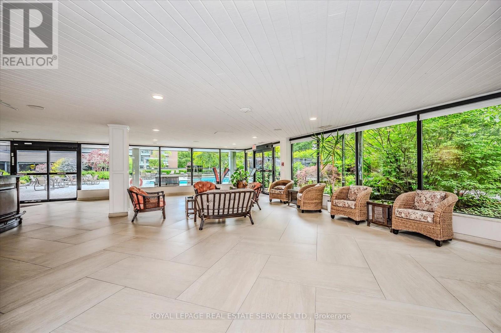 613 - 1400 Dixie Road, Mississauga, Ontario  L5E 3E1 - Photo 6 - W12424277