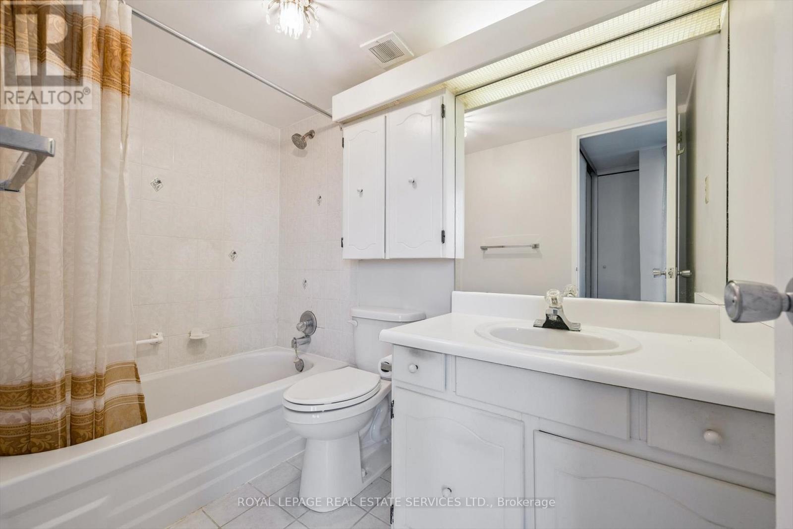 613 - 1400 Dixie Road, Mississauga, Ontario  L5E 3E1 - Photo 43 - W12424277