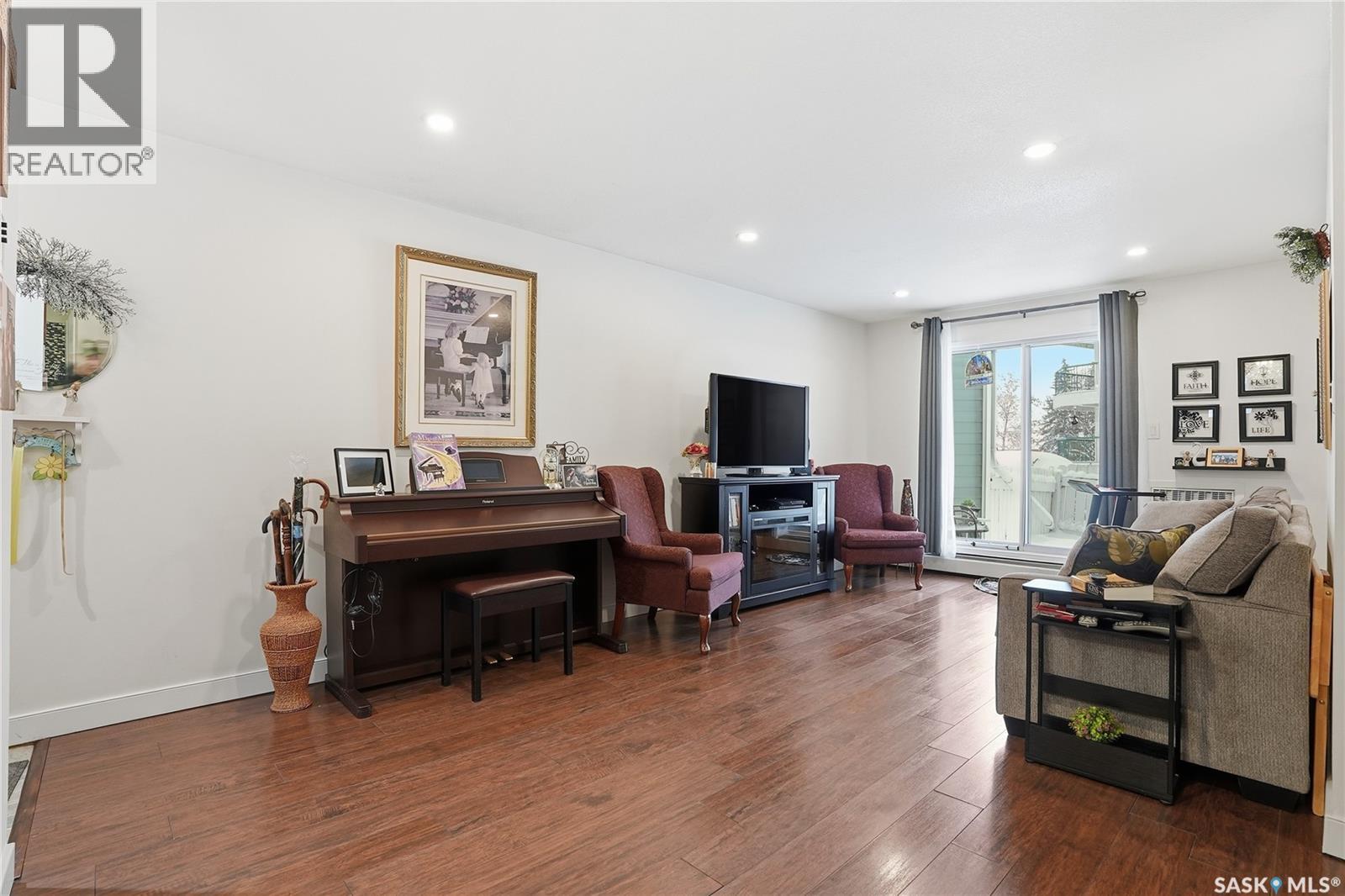 104 309a Cree Crescent, Saskatoon, Saskatchewan  S7K 7Y3 - Photo 3 - SK025453