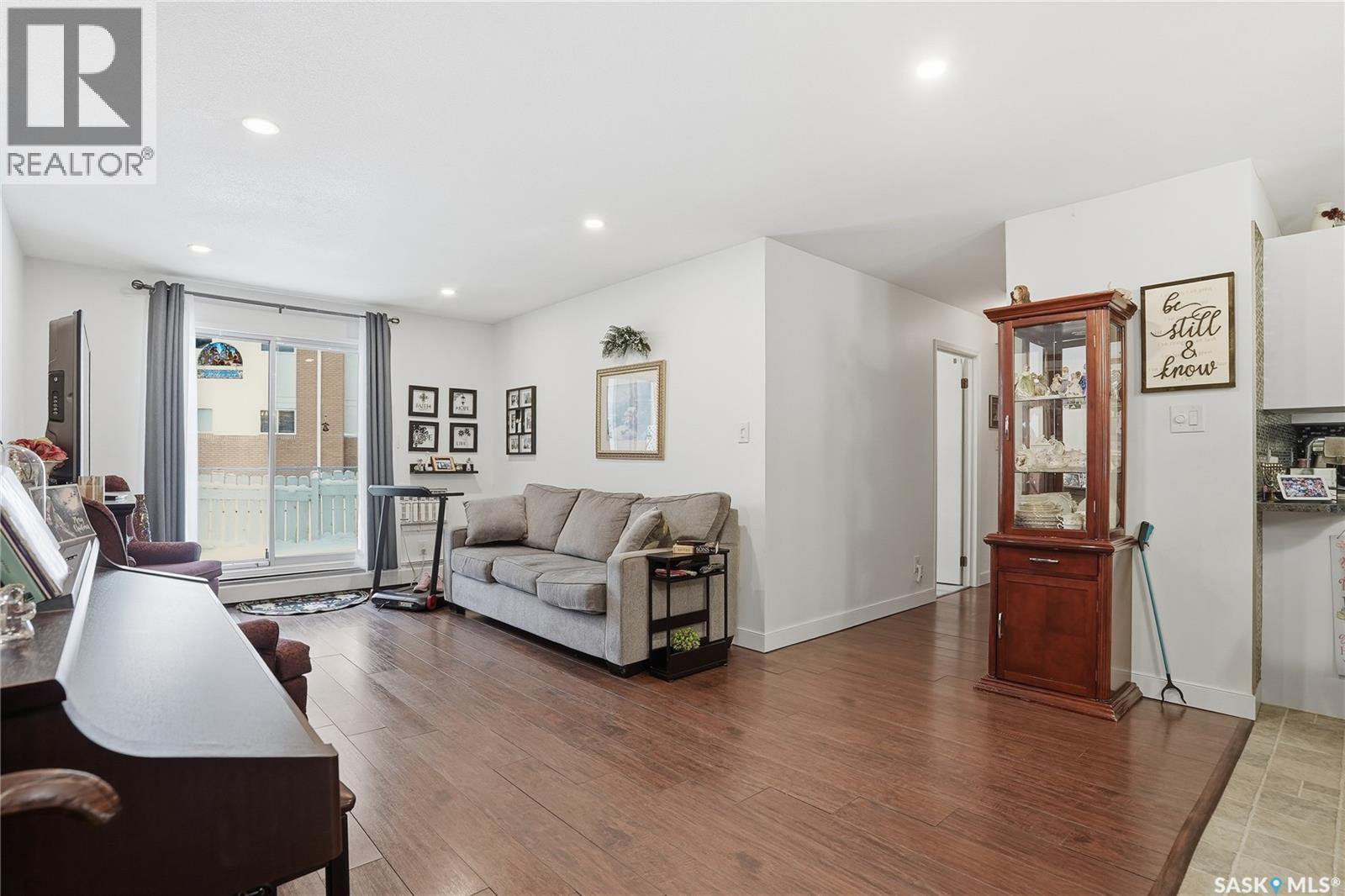 104 309a Cree Crescent, Saskatoon, Saskatchewan  S7K 7Y3 - Photo 4 - SK025453