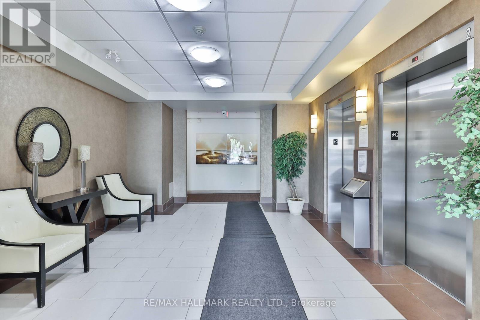 207 - 9451 Jane Street, Vaughan (Maple), Ontario  L6A 4H7 - Photo 3 - N12615606