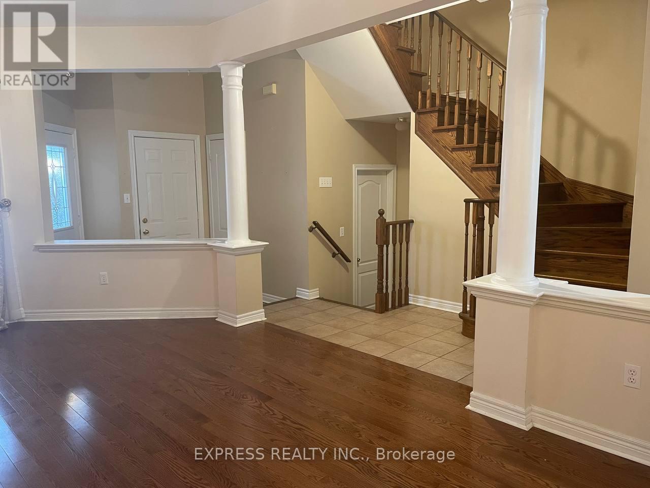 40 Firwood Drive, Richmond Hill, Ontario  L4S 2A2 - Photo 3 - N12615630