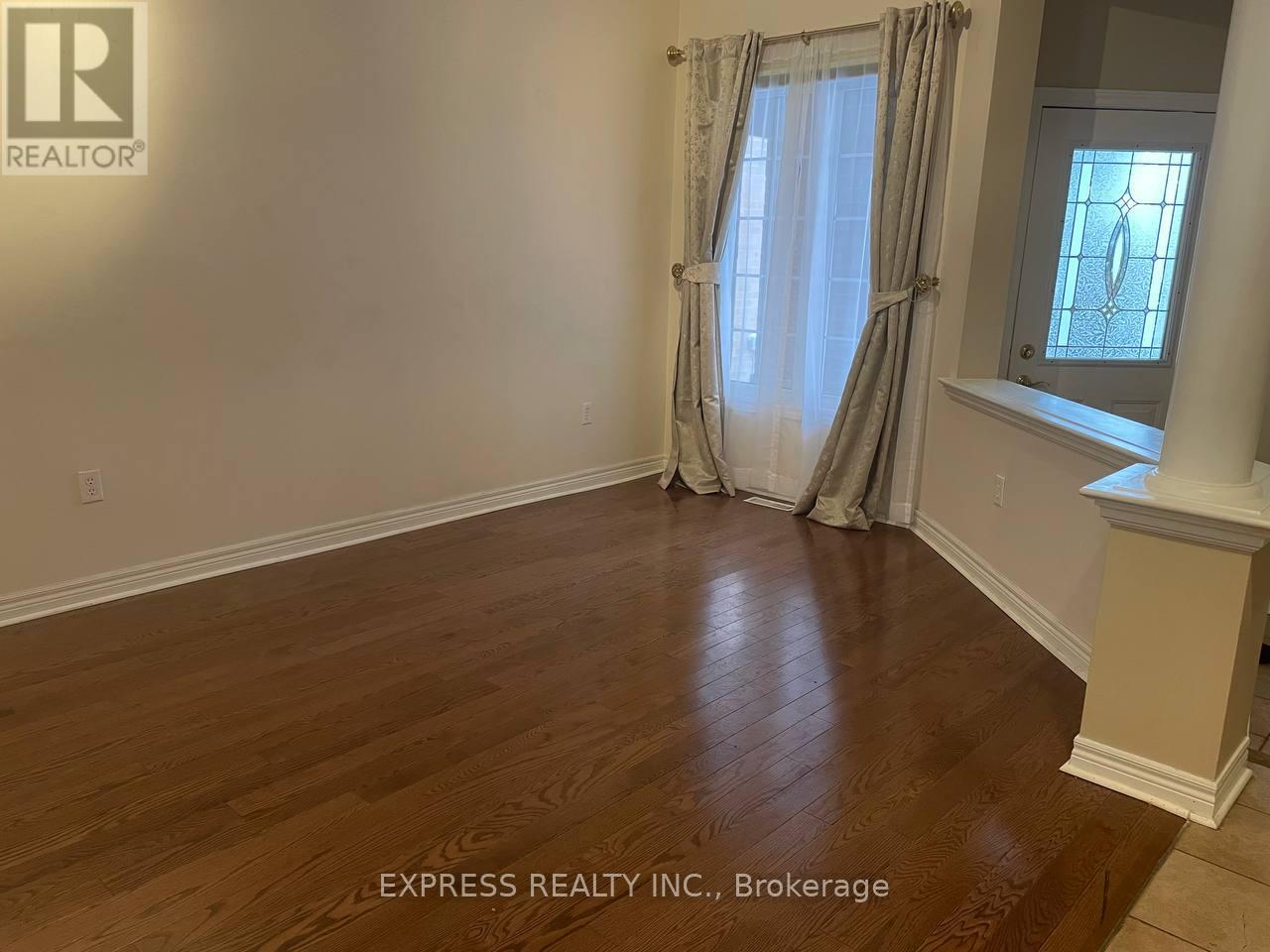 40 Firwood Drive, Richmond Hill, Ontario  L4S 2A2 - Photo 5 - N12615630