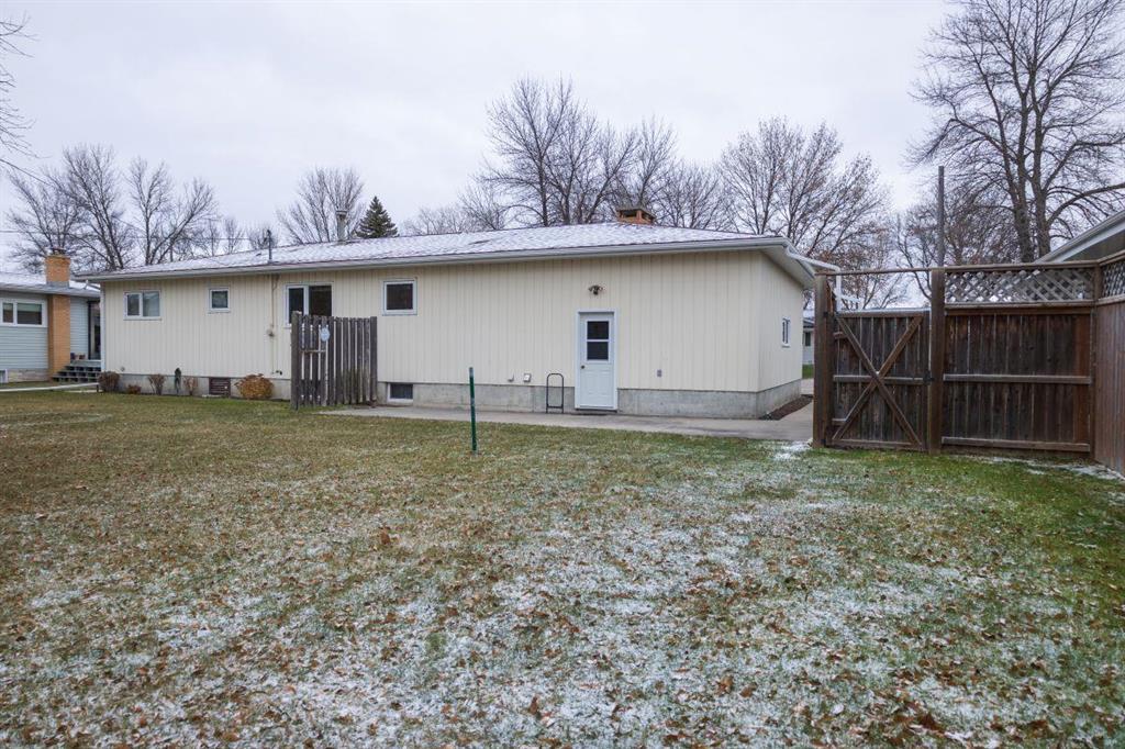 175 Ash Street S, Altona, Manitoba  R0G 0B3 - Photo 18 - 202529257