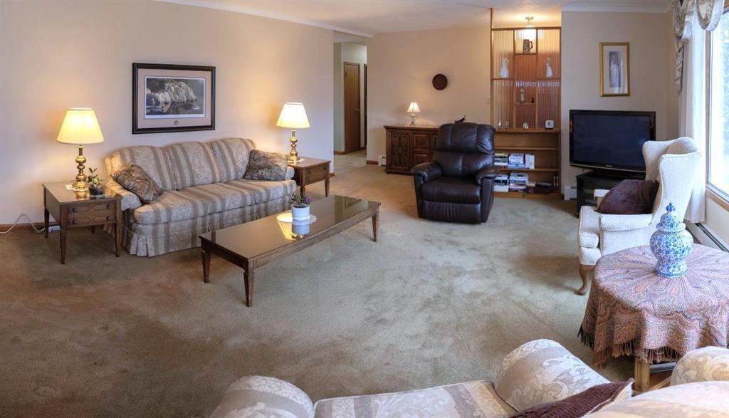 175 Ash Street S, Altona, Manitoba  R0G 0B3 - Photo 3 - 202529257