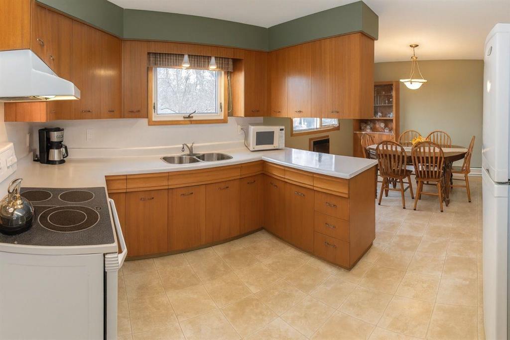 175 Ash Street S, Altona, Manitoba  R0G 0B3 - Photo 5 - 202529257