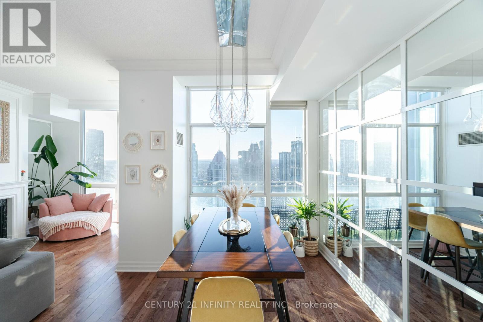 Ph1 - 3939 Duke Of York Boulevard, Mississauga (City Centre), Ontario  L5B 4N2 - Photo 11 - W12350835