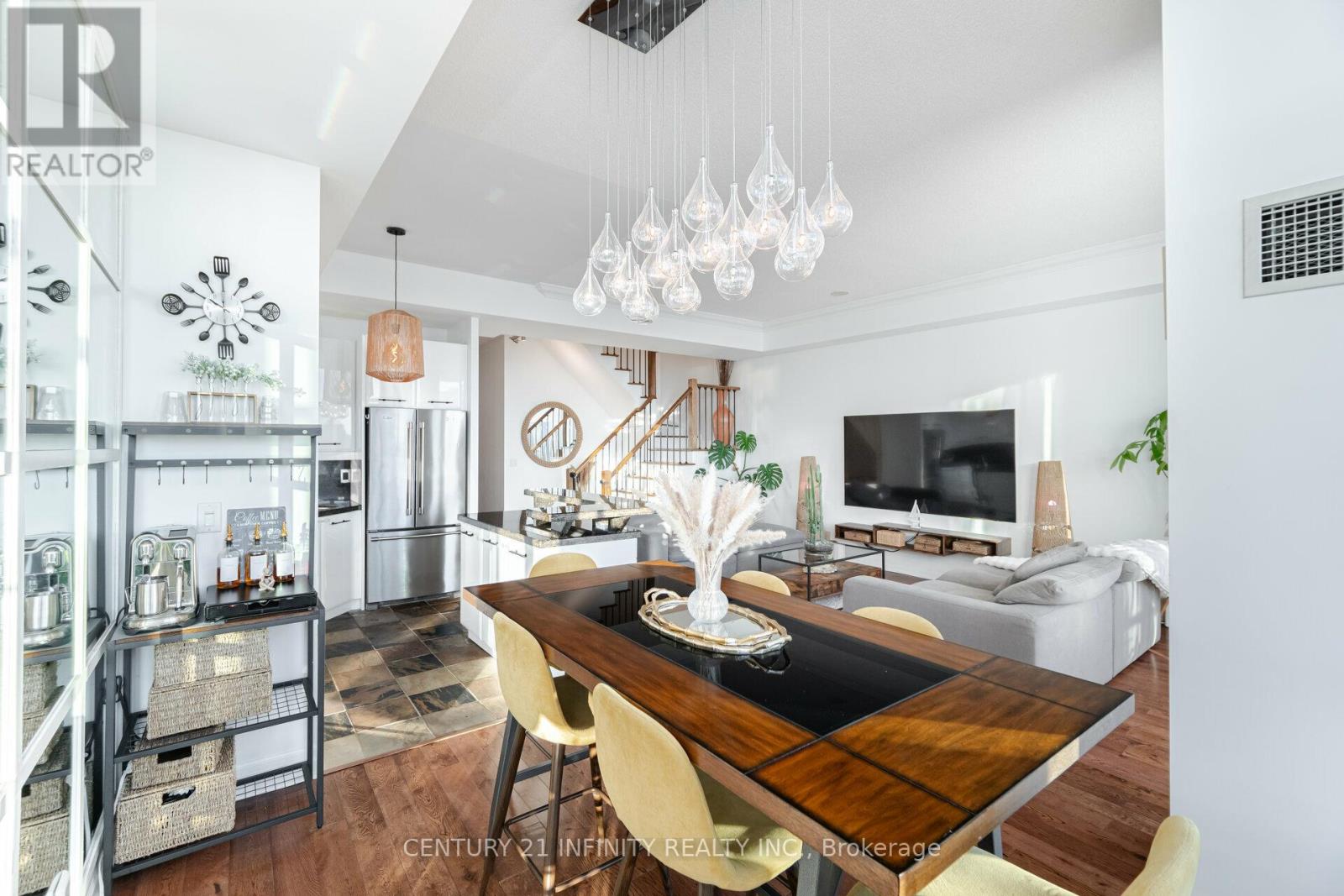 Ph1 - 3939 Duke Of York Boulevard, Mississauga (City Centre), Ontario  L5B 4N2 - Photo 12 - W12350835