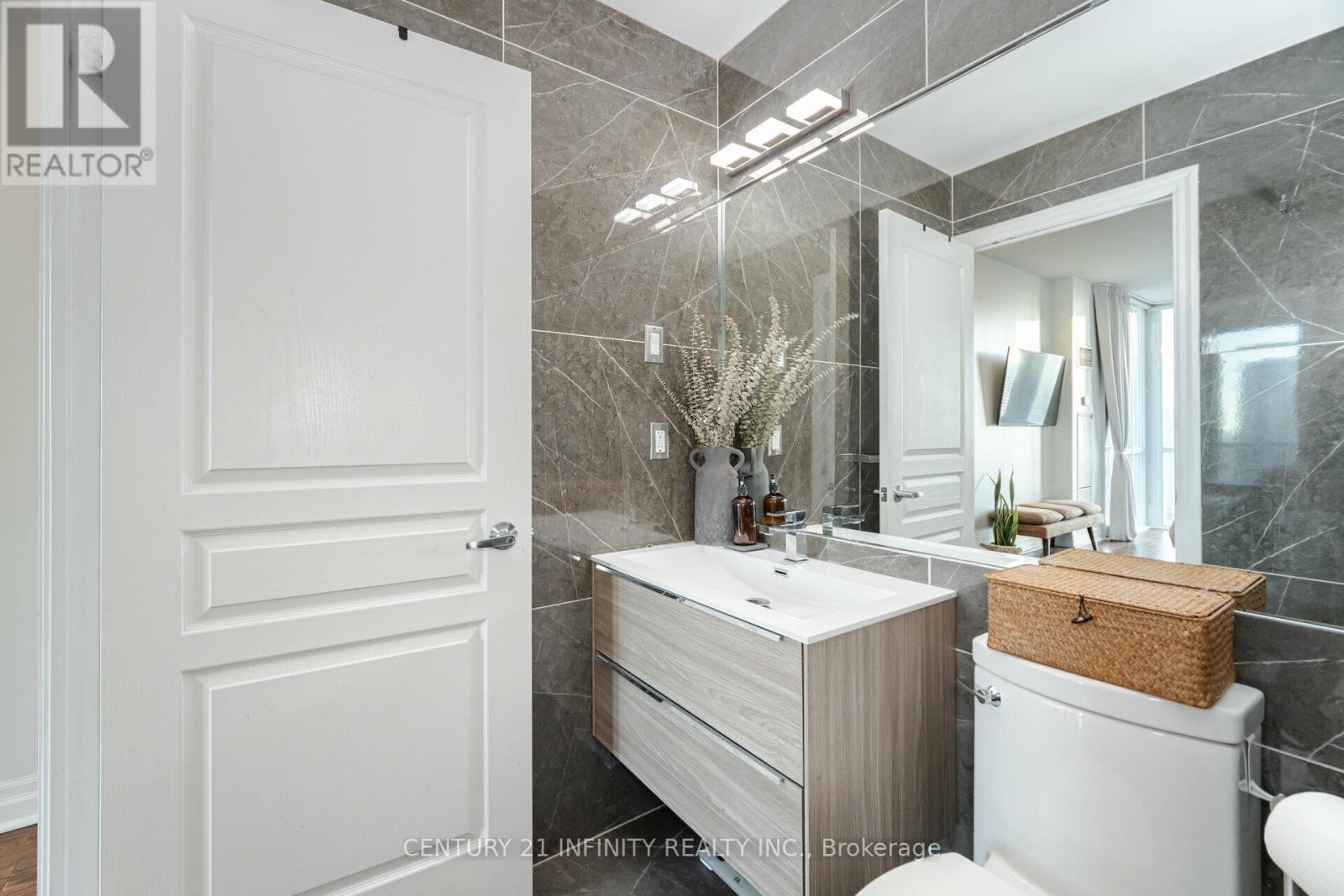 Ph1 - 3939 Duke Of York Boulevard, Mississauga (City Centre), Ontario  L5B 4N2 - Photo 24 - W12350835