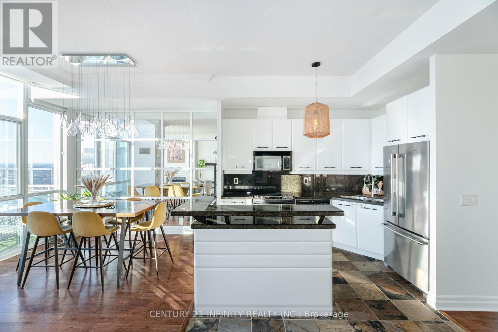 Ph1 - 3939 Duke Of York Boulevard, Mississauga (City Centre), Ontario  L5B 4N2 - Photo 8 - W12350835