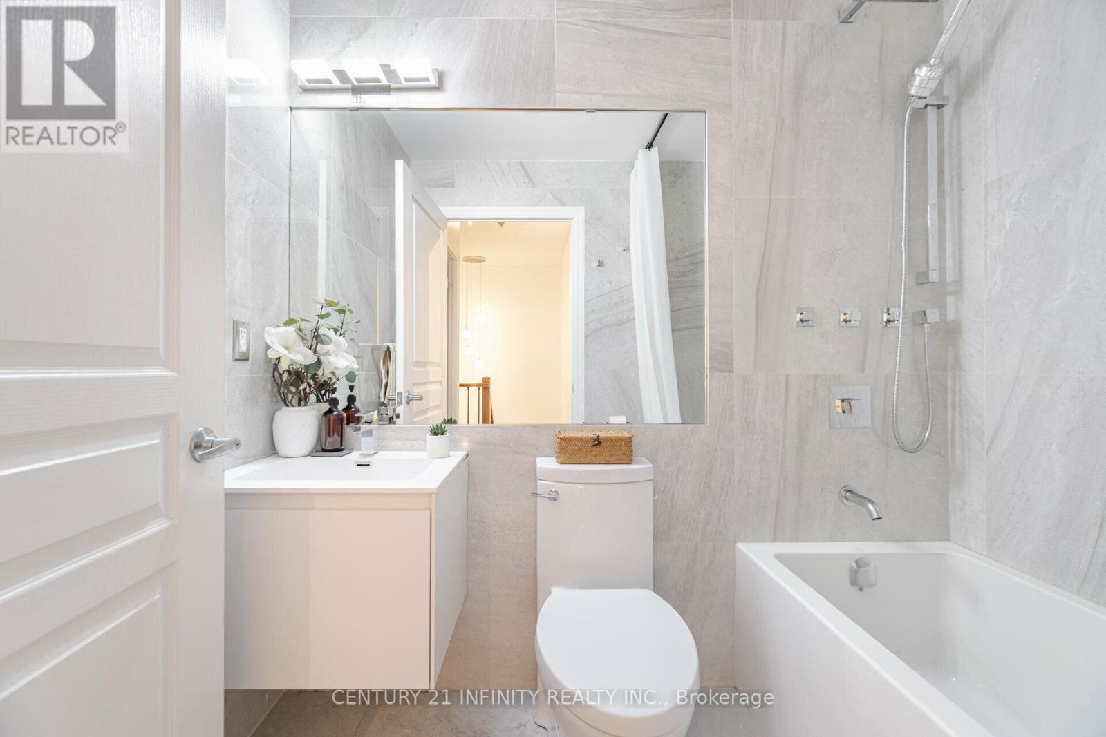 Ph1 - 3939 Duke Of York Boulevard, Mississauga (City Centre), Ontario  L5B 4N2 - Photo 29 - W12350835