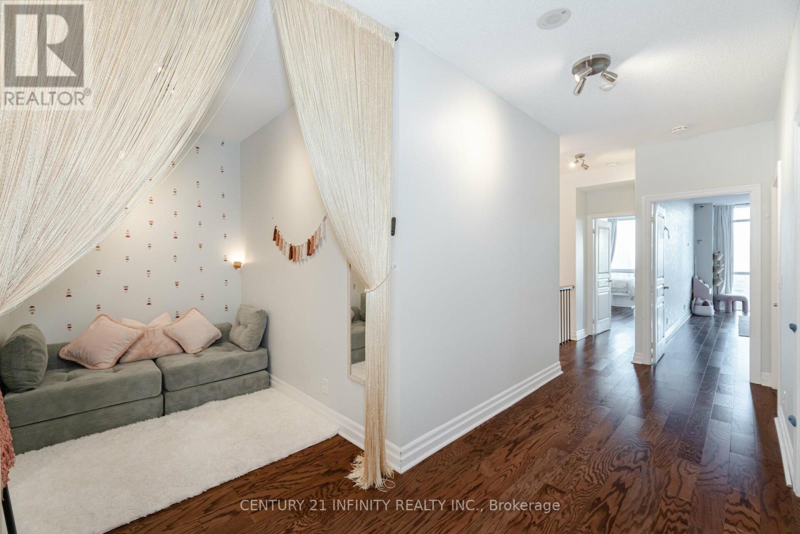 Ph1 - 3939 Duke Of York Boulevard, Mississauga (City Centre), Ontario  L5B 4N2 - Photo 30 - W12350835