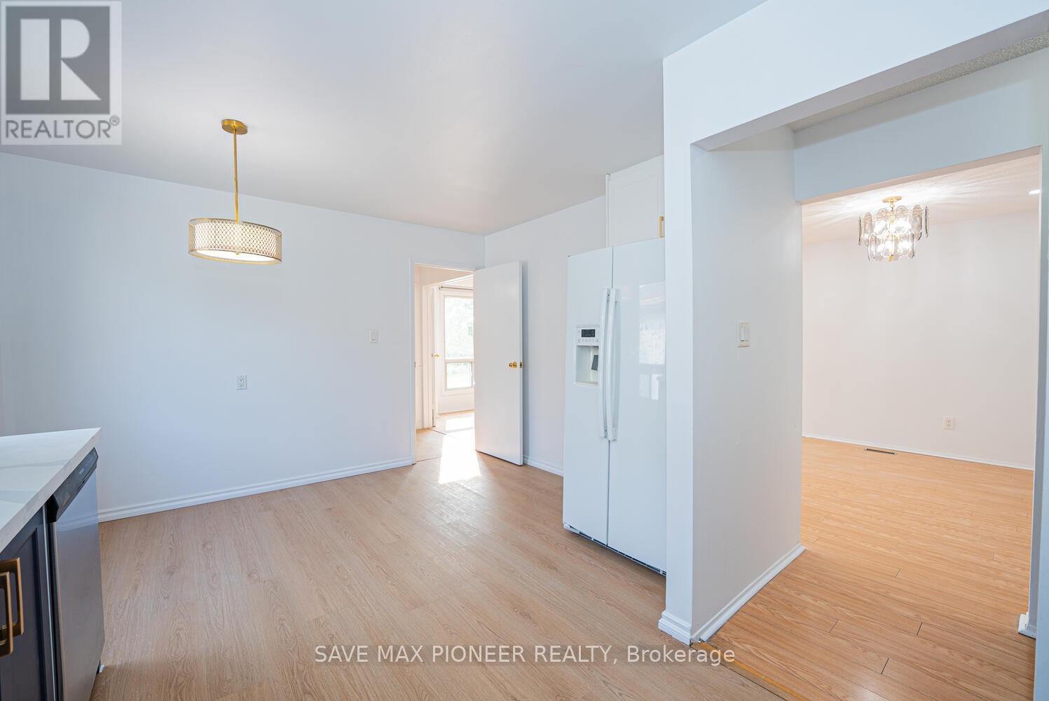 122 Centre Street N, Brampton (Brampton North), Ontario  L6V 2Z3 - Photo 10 - W12615610