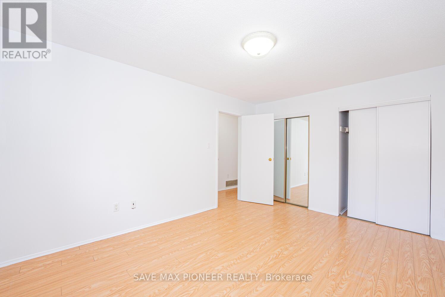 122 Centre Street N, Brampton (Brampton North), Ontario  L6V 2Z3 - Photo 12 - W12615610