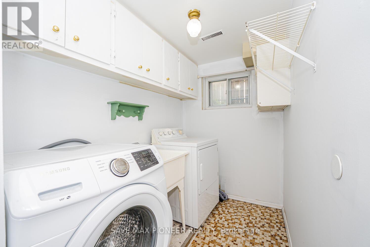 122 Centre Street N, Brampton (Brampton North), Ontario  L6V 2Z3 - Photo 28 - W12615610