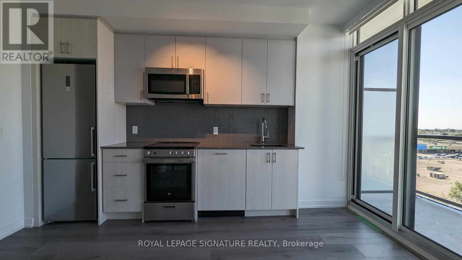 619 - 1195 The Queensway Way, Toronto, Ontario  M8Z 1R6 - Photo 3 - W12615638