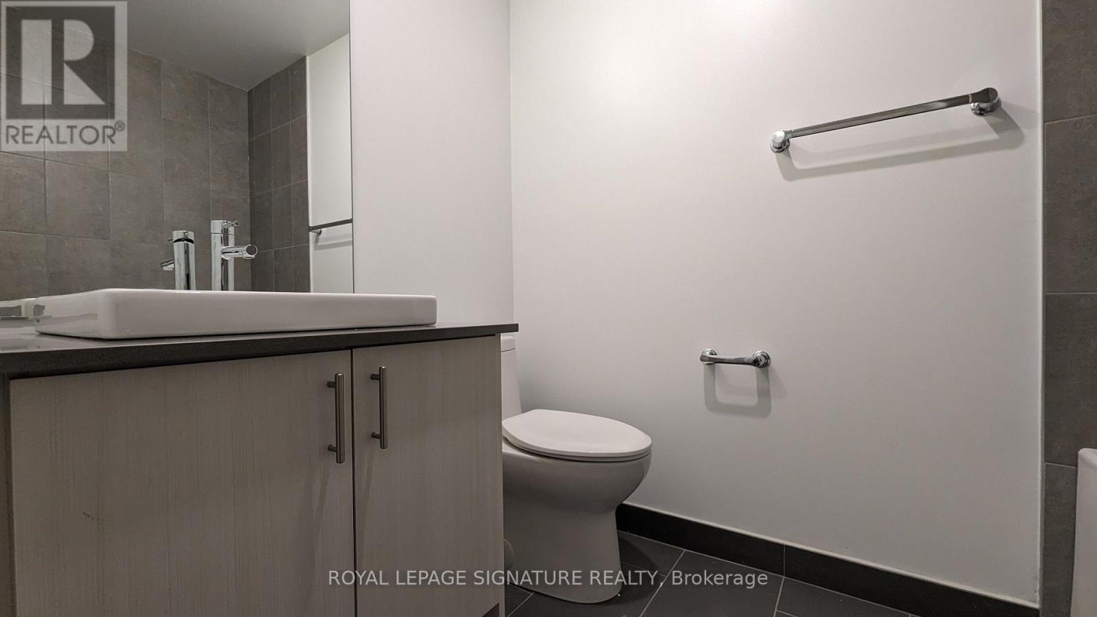 619 - 1195 The Queensway Way, Toronto, Ontario  M8Z 1R6 - Photo 5 - W12615638