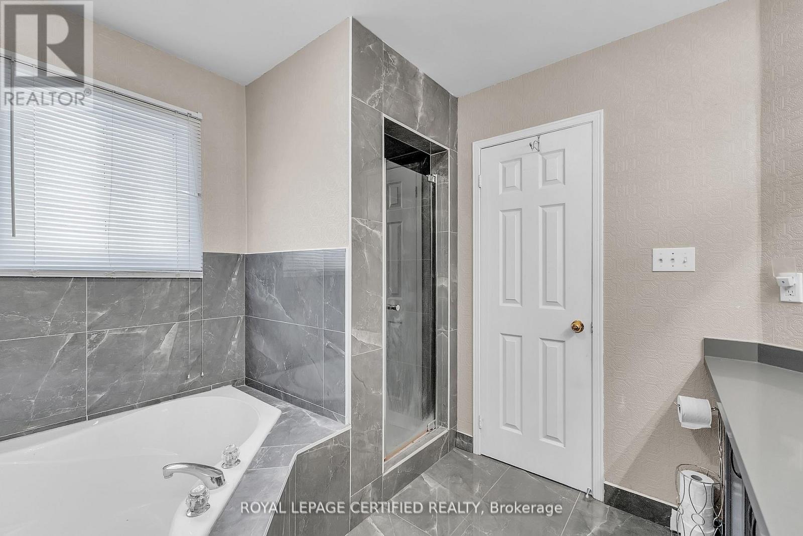 17 Chestermere Crescent, Brampton, Ontario  L7A 2E8 - Photo 12 - W12615666