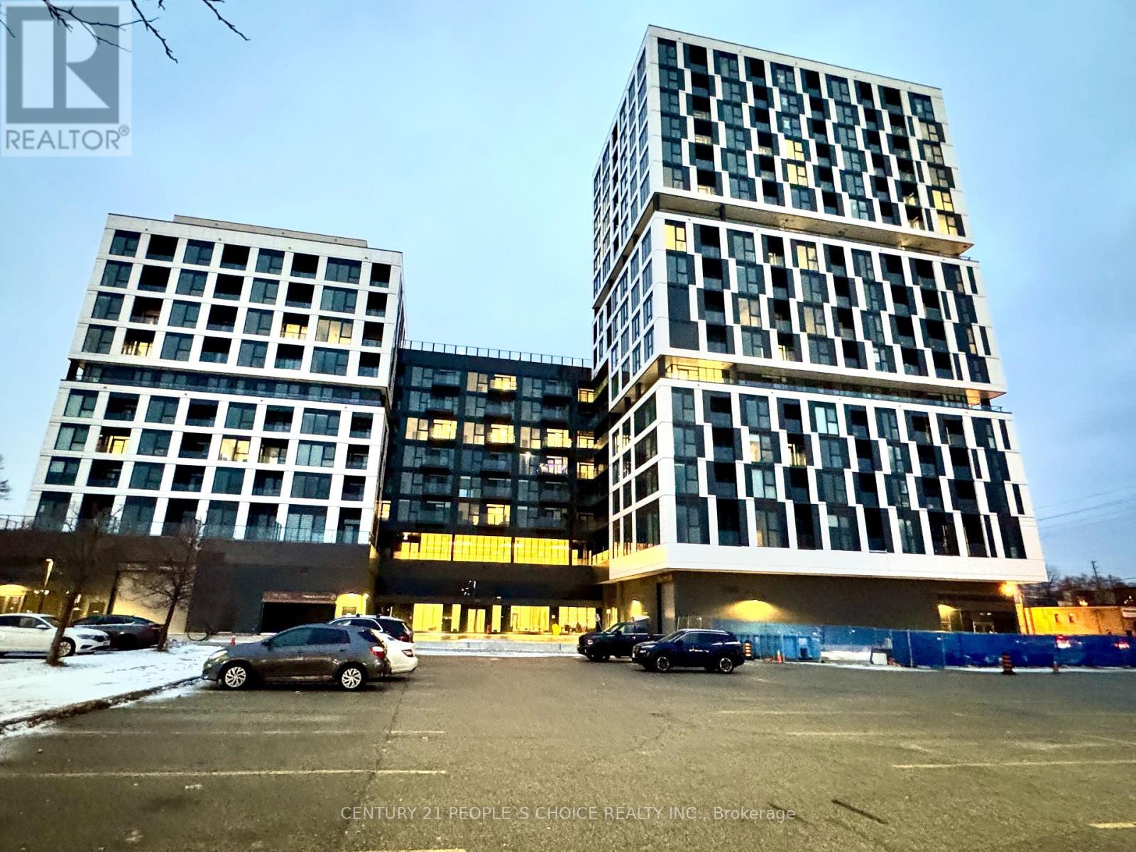 716 - 1007 The Queensway, Toronto (Islington-City Centre West), Ontario  M8Z 6C7 - Photo 2 - W12615696