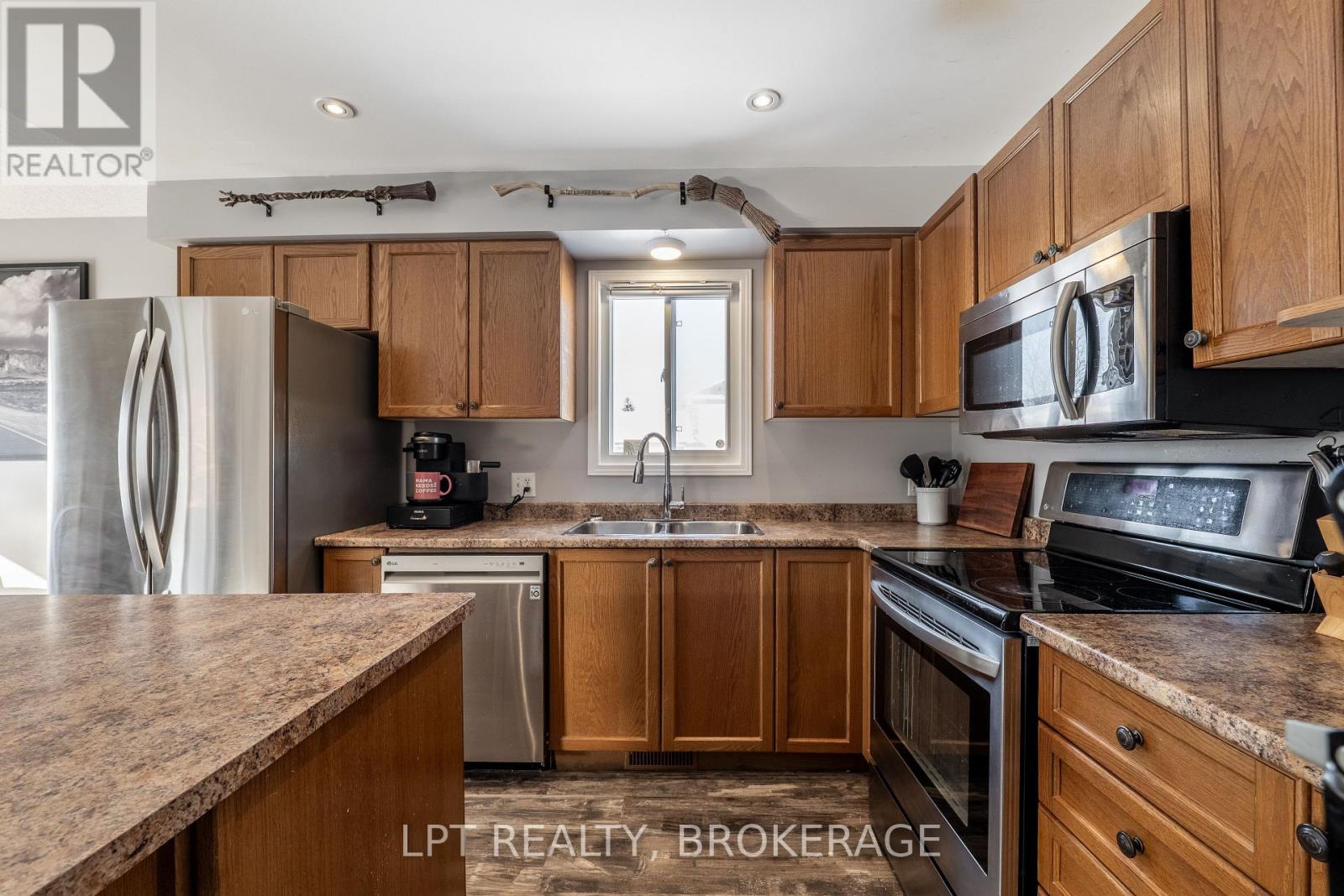 487 Mccallum Street, Kingston (Kingston East (Incl Barret Crt)), Ontario  K7K 0B3 - Photo 9 - X12615710