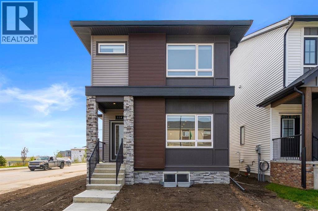 114 Lewiston Way NE, Calgary, Alberta