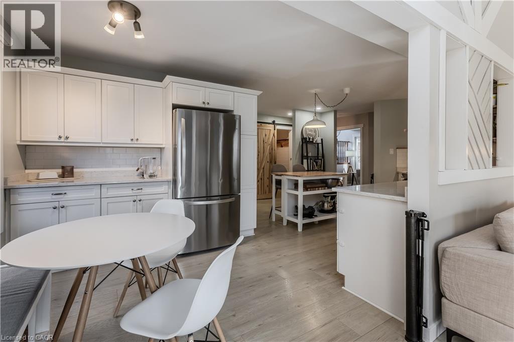 347 Delancey Boulevard, Hamilton, Ontario L9B 2B4 - Photo 7 - 40787305