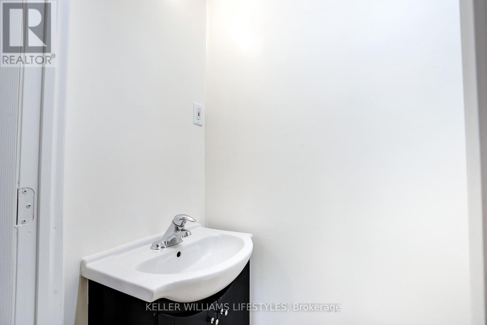 21 Elmwood Avenue E, London South, Ontario  N6C 1J1 - Photo 18 - X12615708