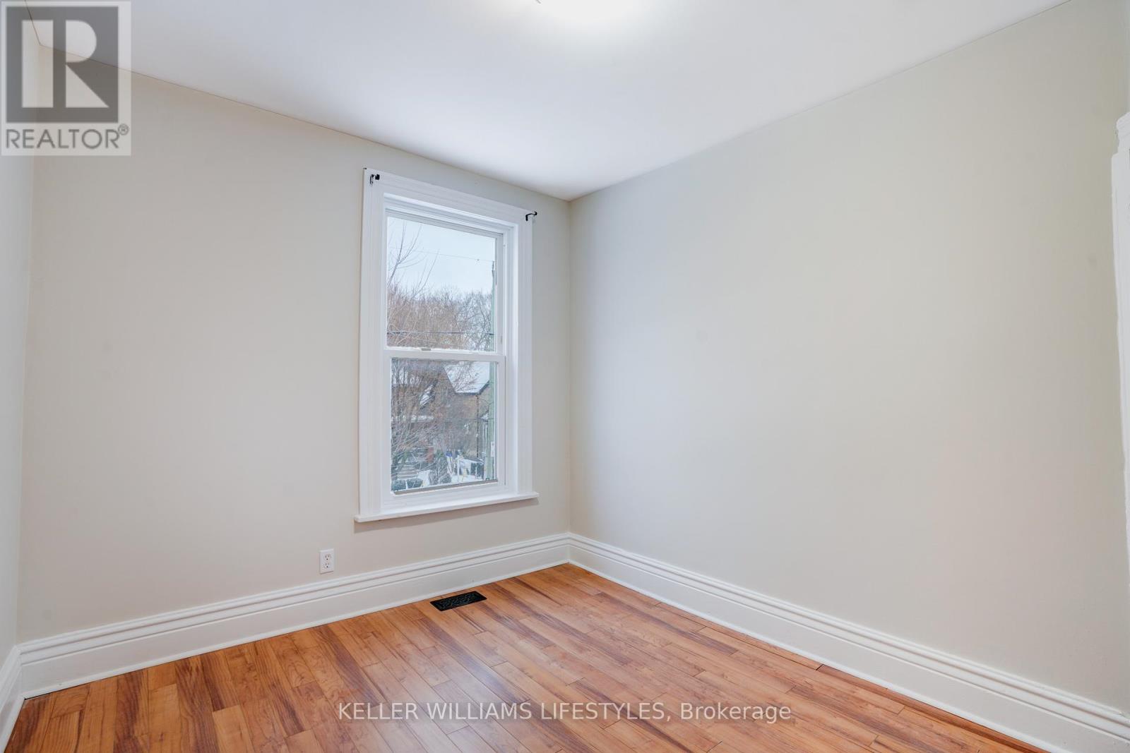 21 Elmwood Avenue E, London South, Ontario  N6C 1J1 - Photo 28 - X12615708