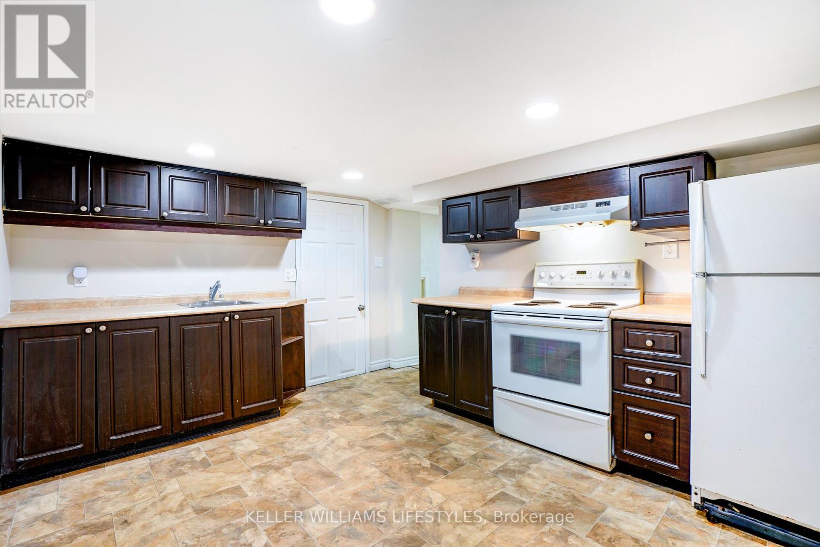 21 Elmwood Avenue E, London South, Ontario  N6C 1J1 - Photo 35 - X12615708