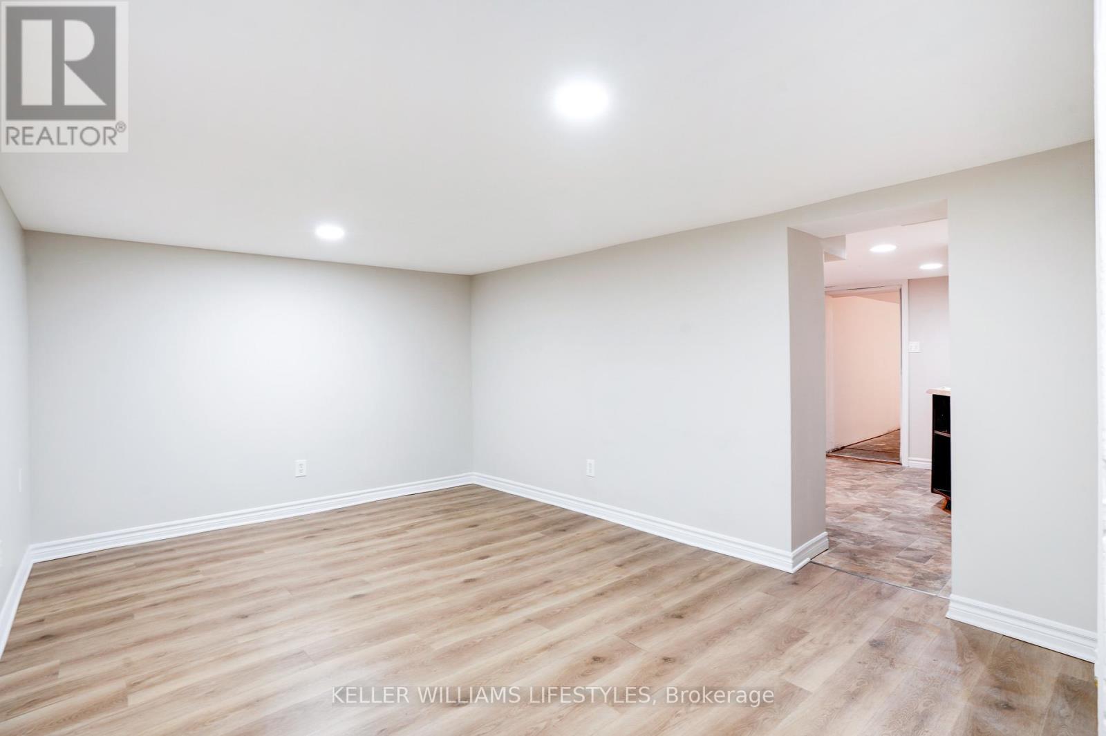 21 Elmwood Avenue E, London South, Ontario  N6C 1J1 - Photo 39 - X12615708