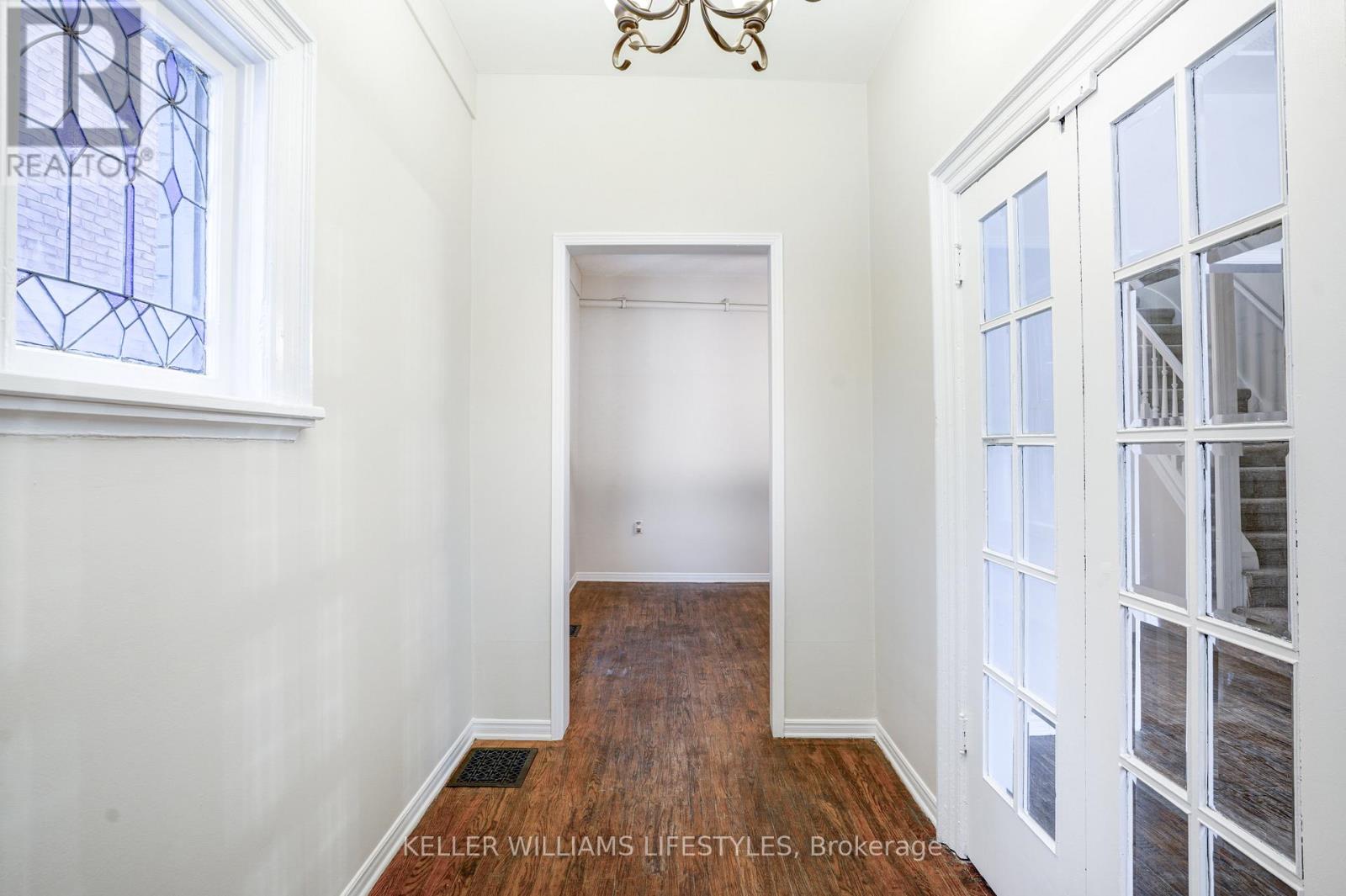 21 Elmwood Avenue E, London South, Ontario  N6C 1J1 - Photo 4 - X12615708