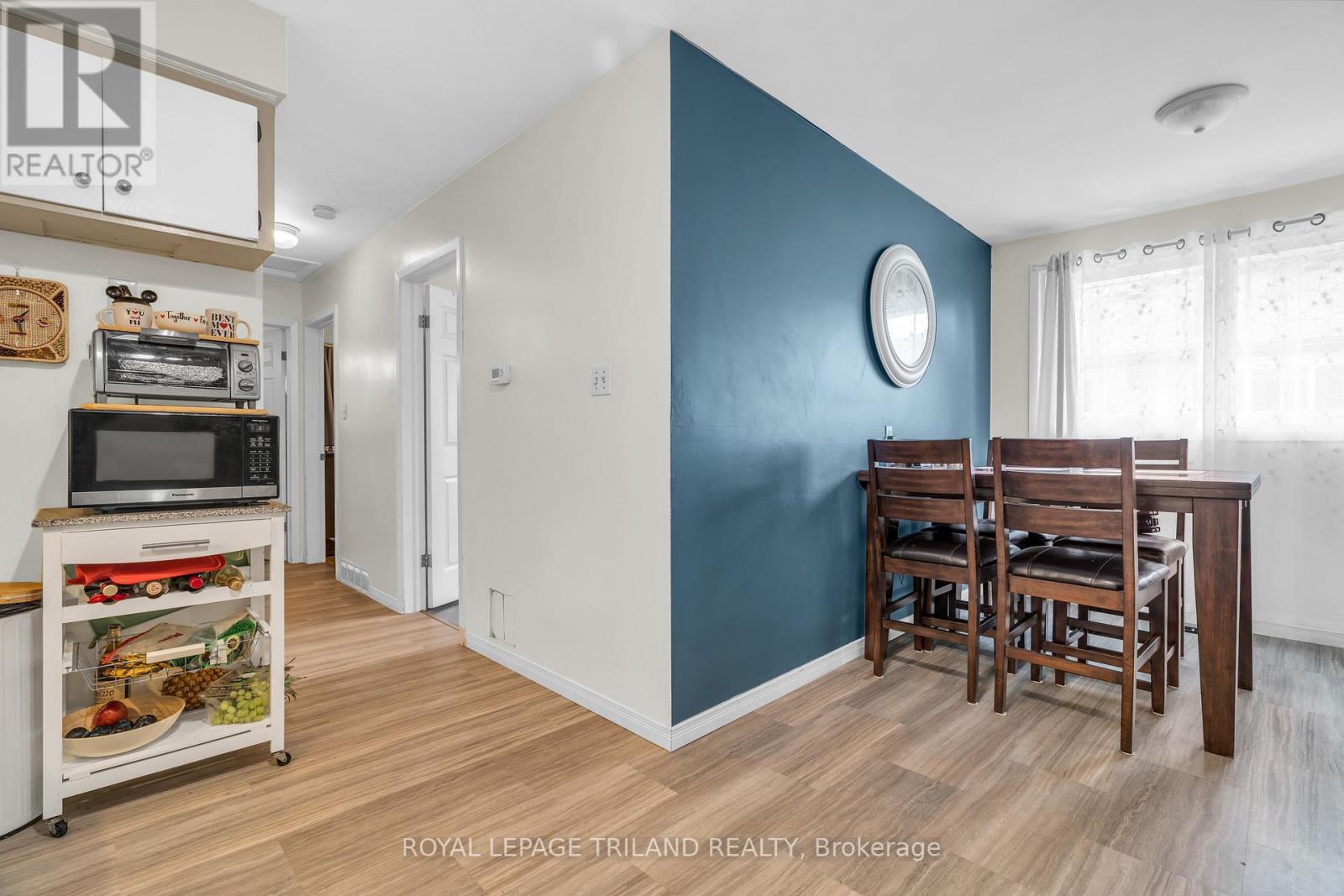 A - 195b Cedarvale Crescent, Waterloo, Ontario  N2L 4T3 - Photo 5 - X12615736