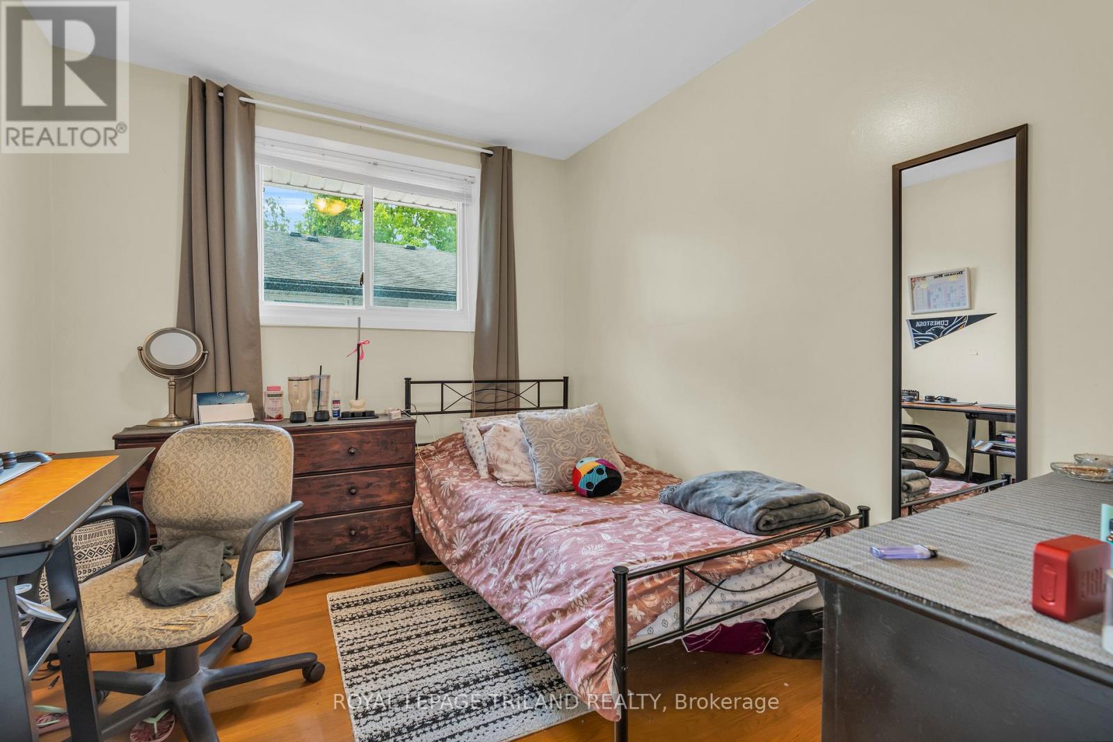 A - 195b Cedarvale Crescent, Waterloo, Ontario  N2L 4T3 - Photo 6 - X12615736