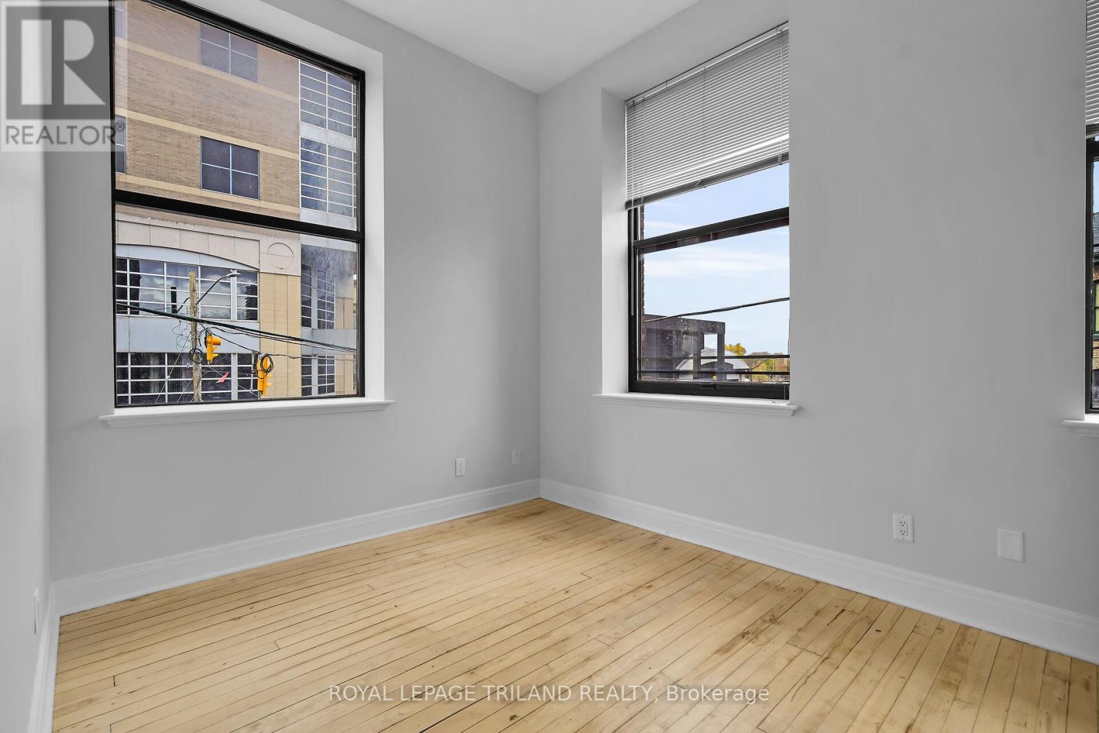 201 - 330 Clarence Street, London East (East K), Ontario  N6A 6H6 - Photo 1 - X12615738