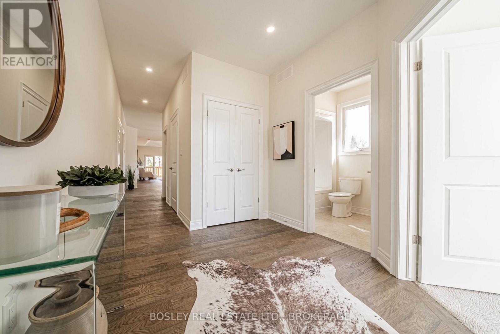 512 Royal Ridge Drive, Fort Erie, Ontario L0S 1N0 - Photo 4 - X12154202