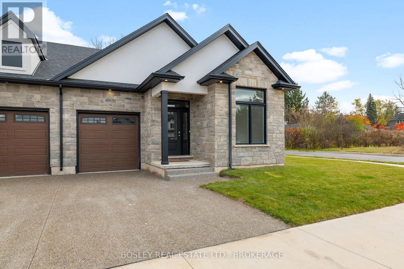 512 Royal Ridge Drive, Fort Erie, Ontario L0S 1N0 - Photo 28 - X12154202