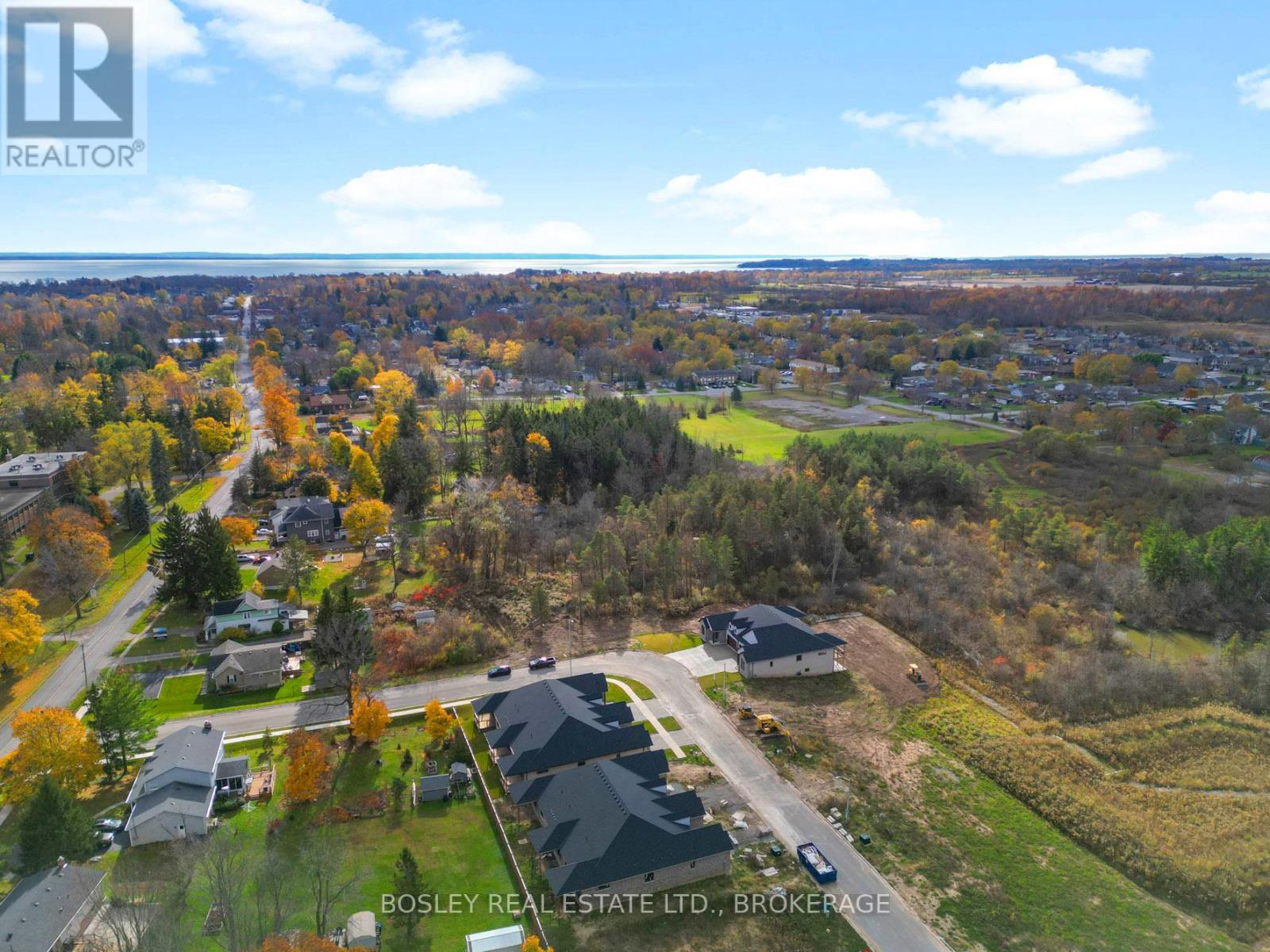 510 Royal Ridge Drive, Fort Erie (Ridgeway), Ontario  L0S 1N0 - Photo 36 - X12347099