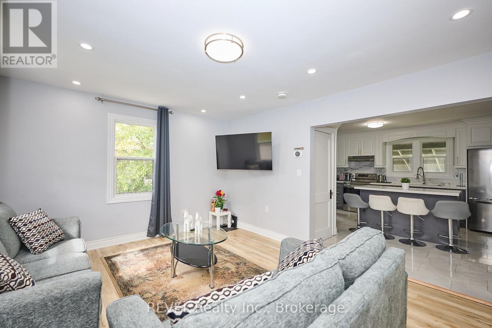 5659 Robinson Street, Niagara Falls, Ontario  L2G 2B1 - Photo 3 - X12416951