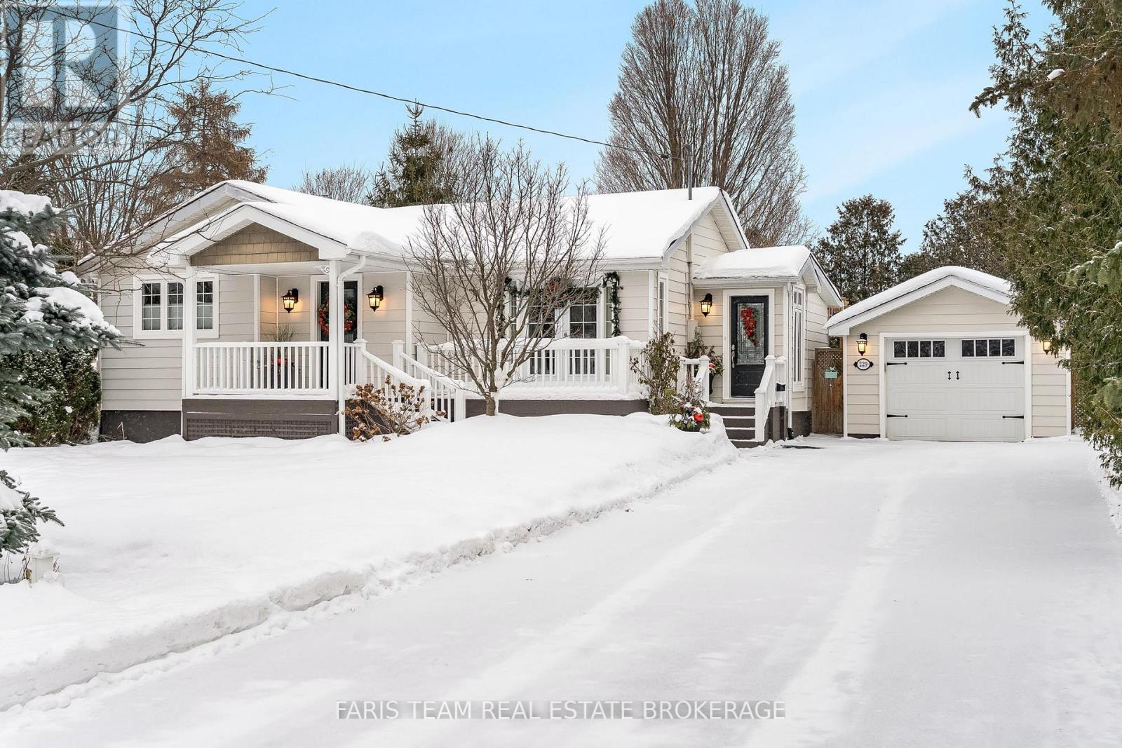 229 COX MILL ROAD, Barrie, Ontario