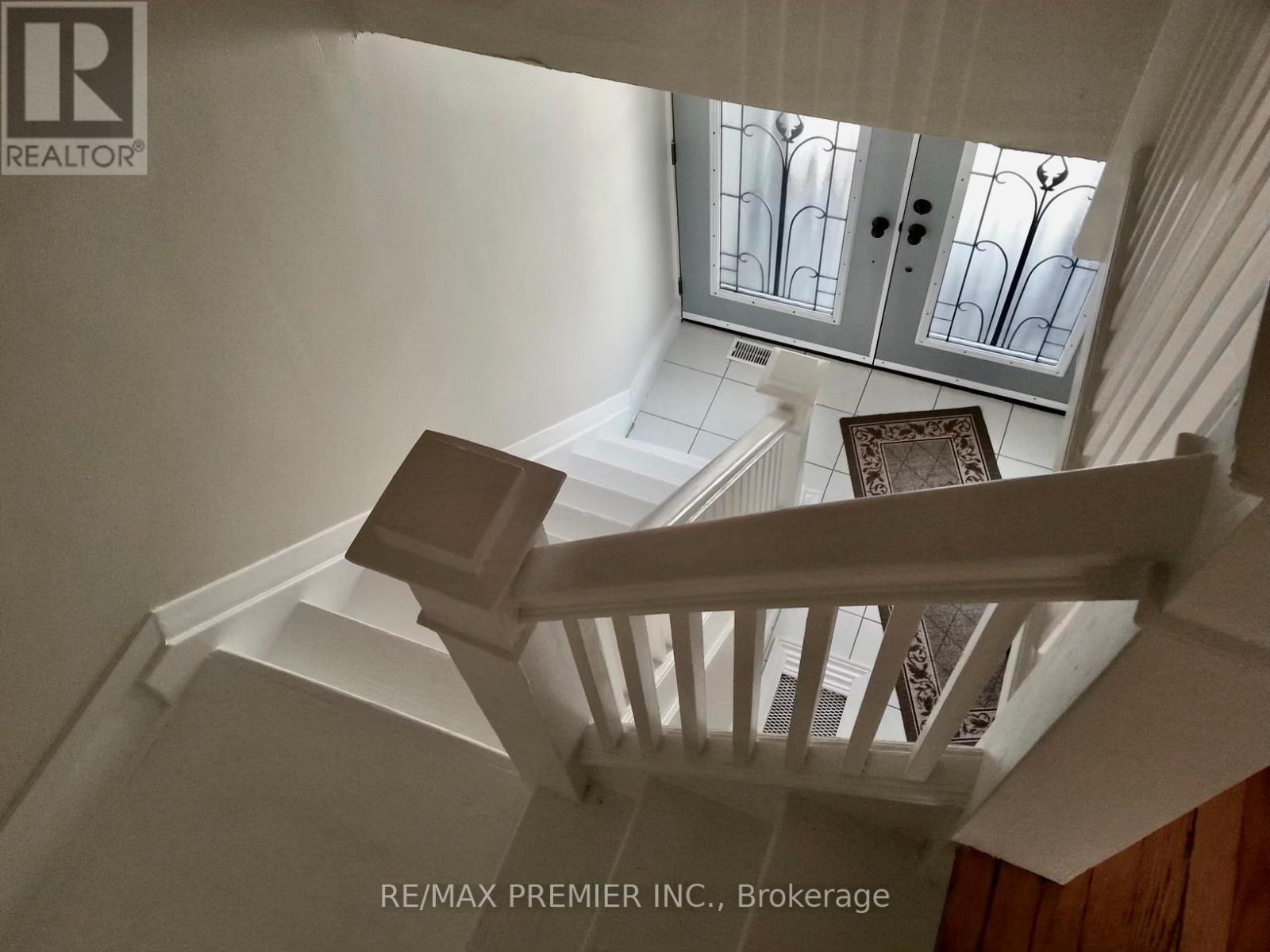 34 Mc Farland Avenue, Toronto, Ontario  M6H 3N1 - Photo 2 - W12414504