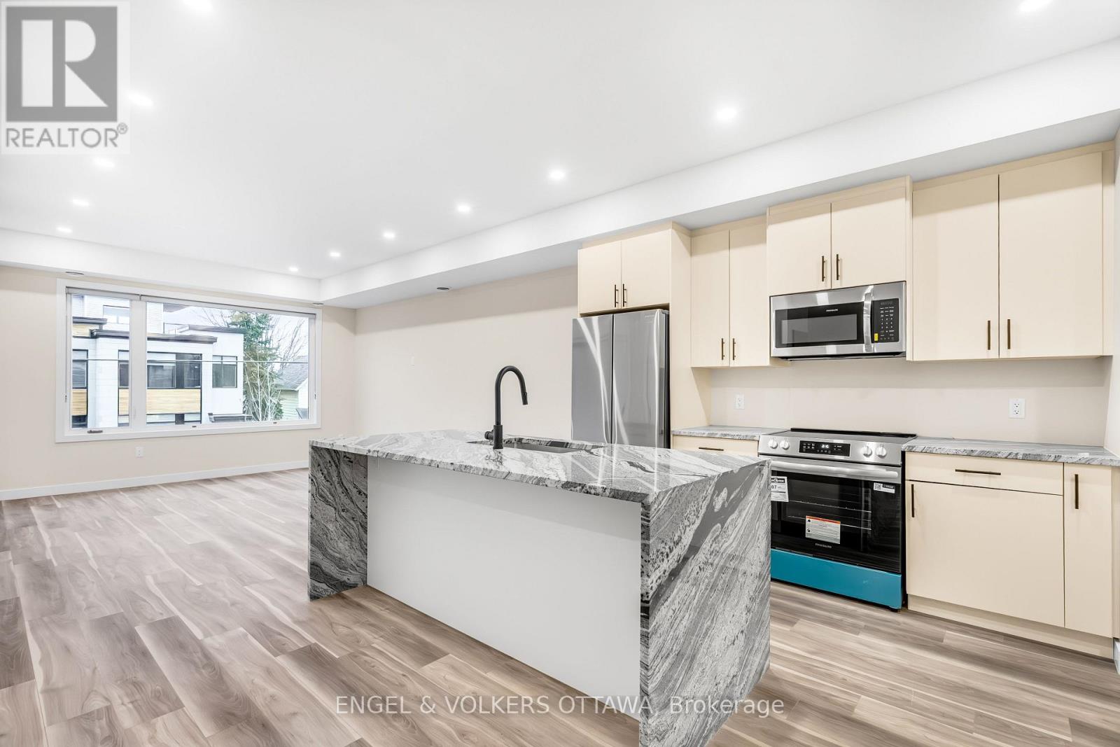 193 Hopewell Avenue, Ottawa, Ontario  K1S 2Z4 - Photo 5 - X12615792