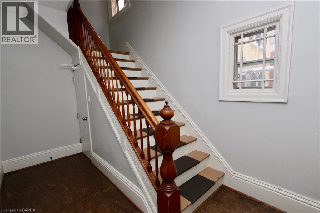 141 Erie Avenue Unit# Upper, Brantford, Ontario  N3S 2G4 - Photo 3 - 40793127