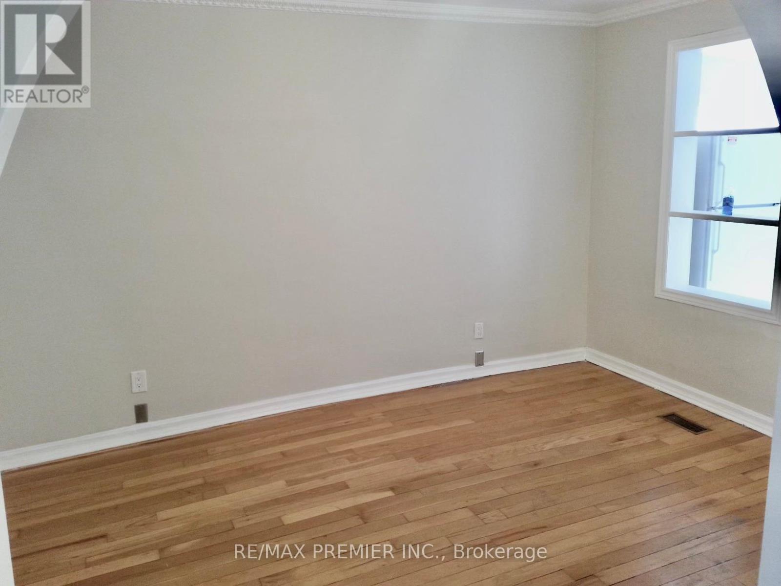 34 Mc Farland Avenue, Toronto, Ontario  M6H 3N1 - Photo 12 - W12414504